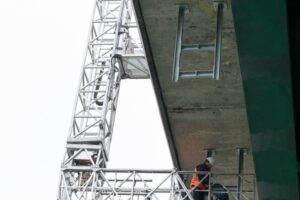 reseau-chaleur-chauffage-urbain-aerien-pont-nacelle-inversee-france
