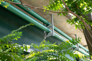 support-metal-tuyauterie-industriel-reseau-chaleur-aerien-chauffage-urbain-france